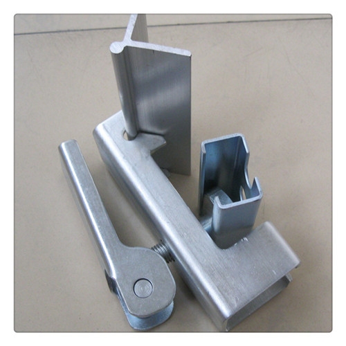 導料槽夾持器  防溢裙板壓板組加持器  角鋁 卡扣 夾子 鍍鋅材質M16